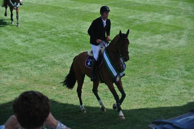 Regina wins in Estoril, Domino 2nd at Spruce Meadows