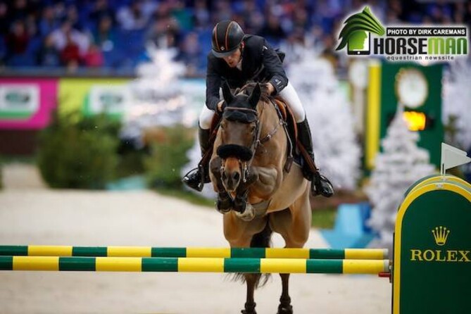 Zinius is the new Number One in the WBFSH/Rolex World Ranking List