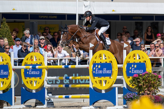 10th place for Harrie and Nixon van't Meulenhof in the Final of the 6y old horses at the FEI Jumping World Breeding Championships 2019