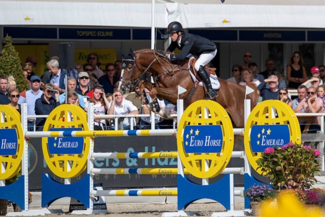 2nd place for Harrie and Nixon van't Meulenhof in the 1m40 class at CSI5***** S'Hertogenbosch
