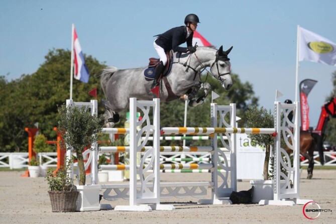 9th place for Dimme D'haese and Next Funky De Muze in the 1m45 Grand Prix at CSI2** Lier